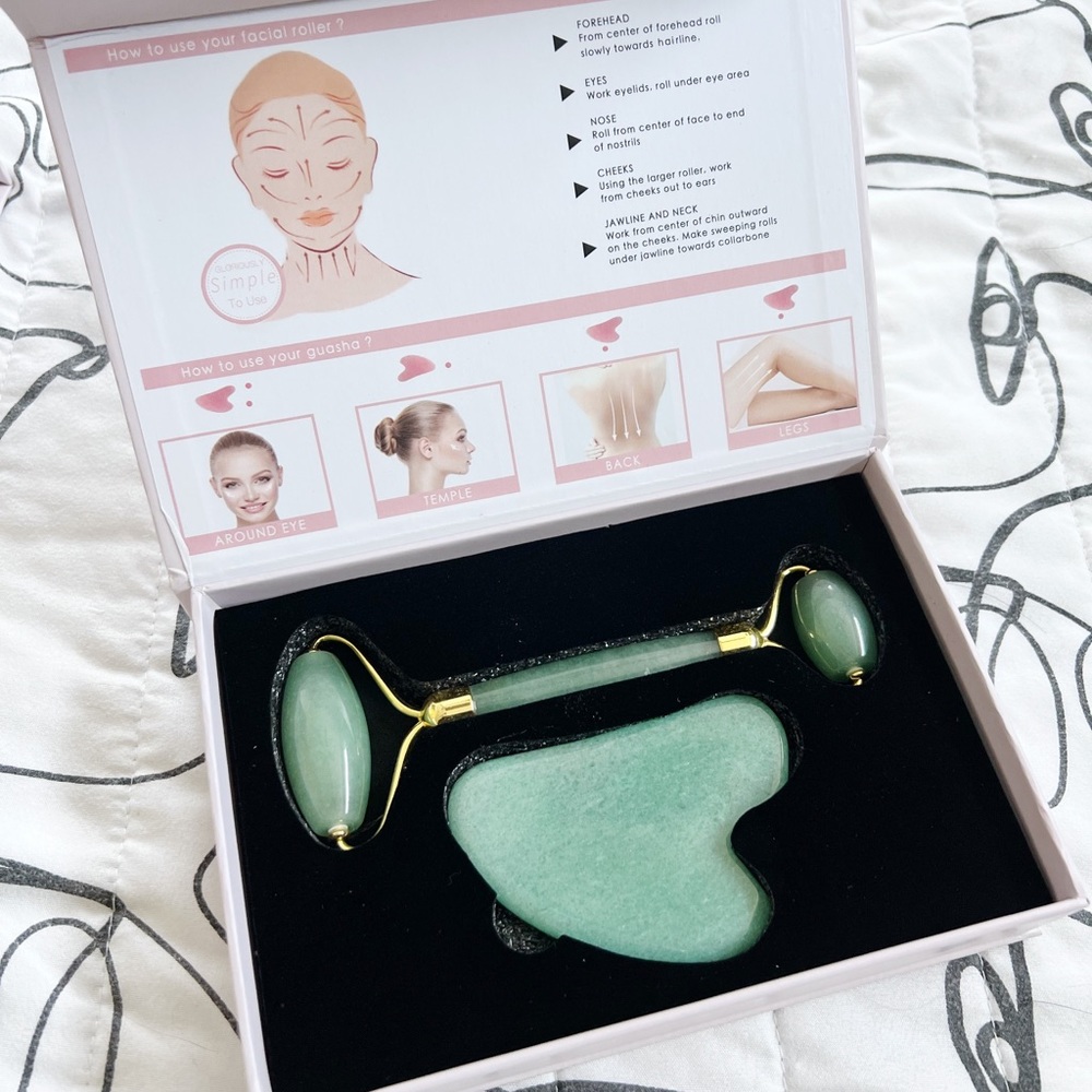 JADE 💚 Face Roller Set